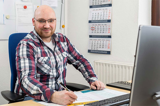 Mitarbeiter von Carl Paul beim Umzug